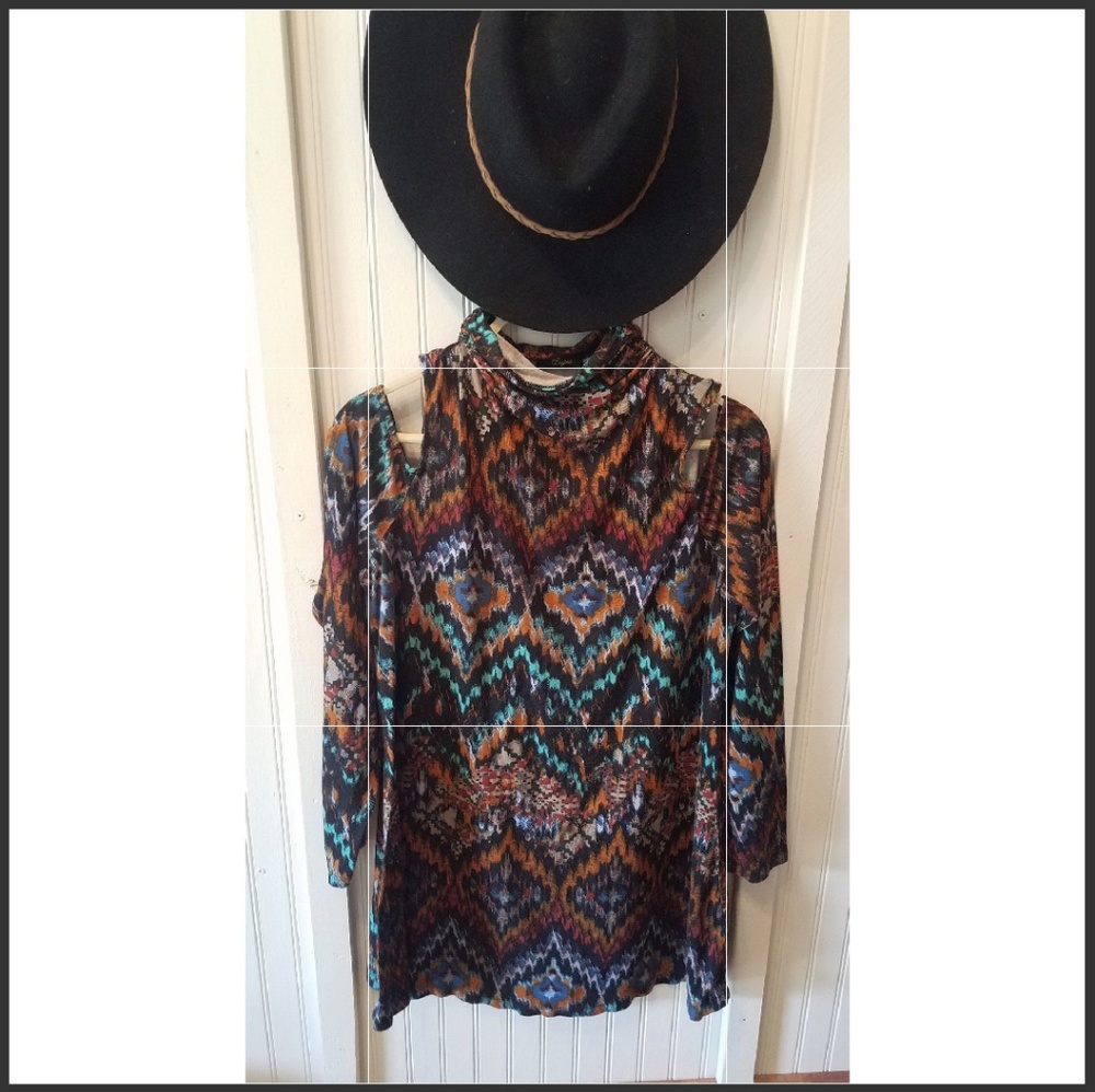 Cupio cold shoulder top